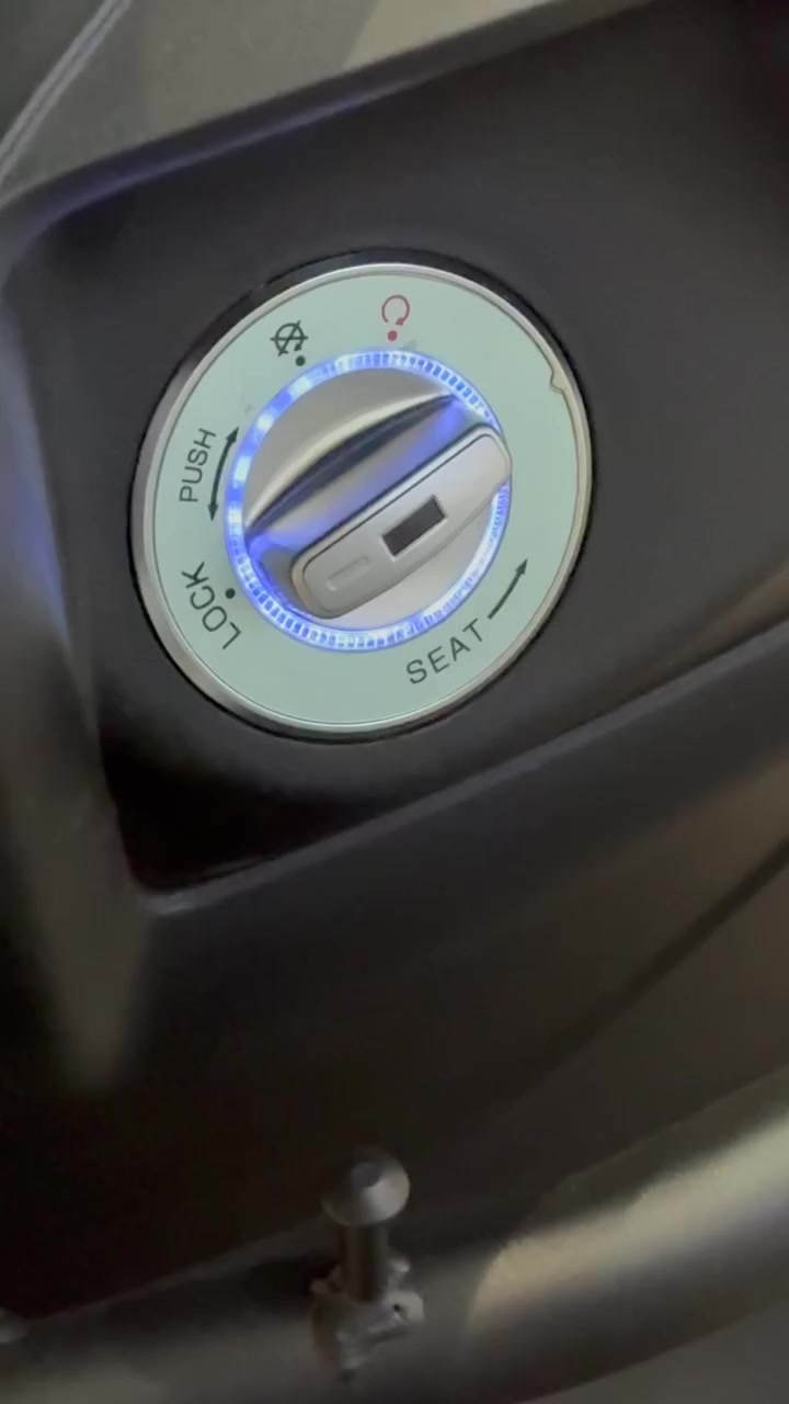 ألســلامُ عَلَــــيكُم يابه ابو  العبد للبيع سعرهه معروف  ياديا و ضمان ياديا ميحتاج  نسولف بي 
الوصل موجود قبل اسبوع تقريبا اخذتهه من الشركه  الرئيسيه 
مواصفاتهه الدراجه  تكدر  تسوقهه بس  من خلال التلفون او  من خلال  البصمه او اخر خيار  سويج 
تمشيك ٧٠ كيلو تقريبا  الى ٦٥  حقيقي  
سرعه ٦٠ 
قفل ذاتي 
مثبت  سرعه 
بيهه ميزة الرجوع  للخلف 
من تربطهه  عالتلفون  بيهه هواي  تحكمات 
بصمه ضوء مستشعر موضح بالفيديو 
ضمان سنتين  عالبطاريه و العقل يعني راسك بارد 
ناعمه و سياقتهه  حلوه كلش  والسايق من هاي  الشركه يفهم قصدي 
شباب وصلهه موجود  ماخذهه  بمليون و  ٢٣٠  الف  و هسه  احتاجيت 
انطونه سعر بالمعقول بس  خلو بالكم  لا تكسرون  بحلال  العالم 
سمعونهً الصلاة  ع النبي  الكريم و الهِ و صحبهِ  و سلم 
اسف عالاطاله مكانهه  بغداد /  الدوره  
متوفر خاص  و عدكم واتس  و بخدمتكم  
***********
