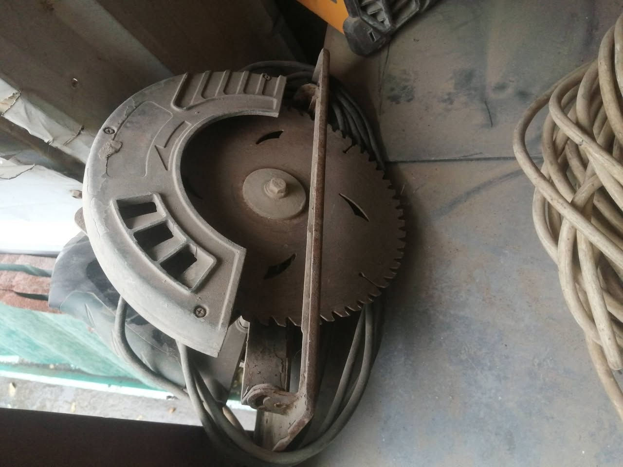 كتر سندويج للبيع السعر ٧٥ بي مجال مكان الدوره ***********
