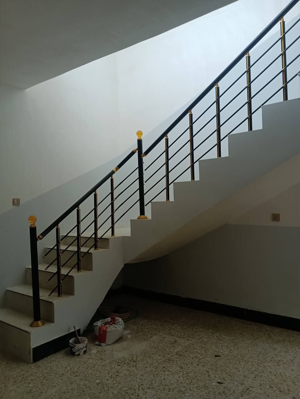 دار للبيع المساحه 100
سبع قصور شارع گريش
السعر 45وبي مجال
يحتوي ع غرفه نوم 
صاله استقبال 
***********
***********
