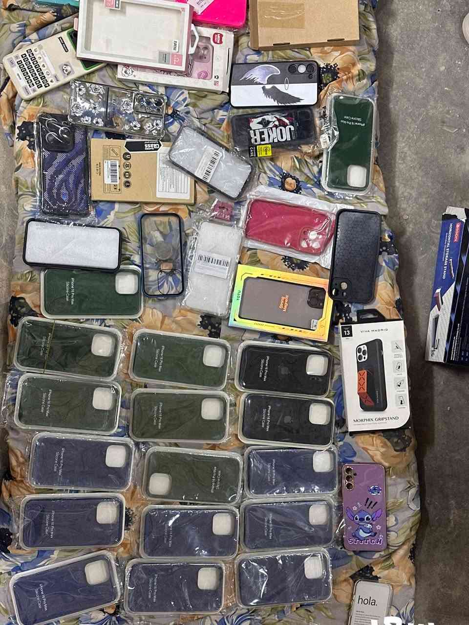 حرق اسعار تفليش كافرات جميع انواع الاجهزه على 1500 وحافضات ايباد كيبورد وبدون كيبورد سعر القطعه 3500 وكيبل تايبسي على 1500 حرق اسعار الي يحب يرسل وتساب فقط /***********
