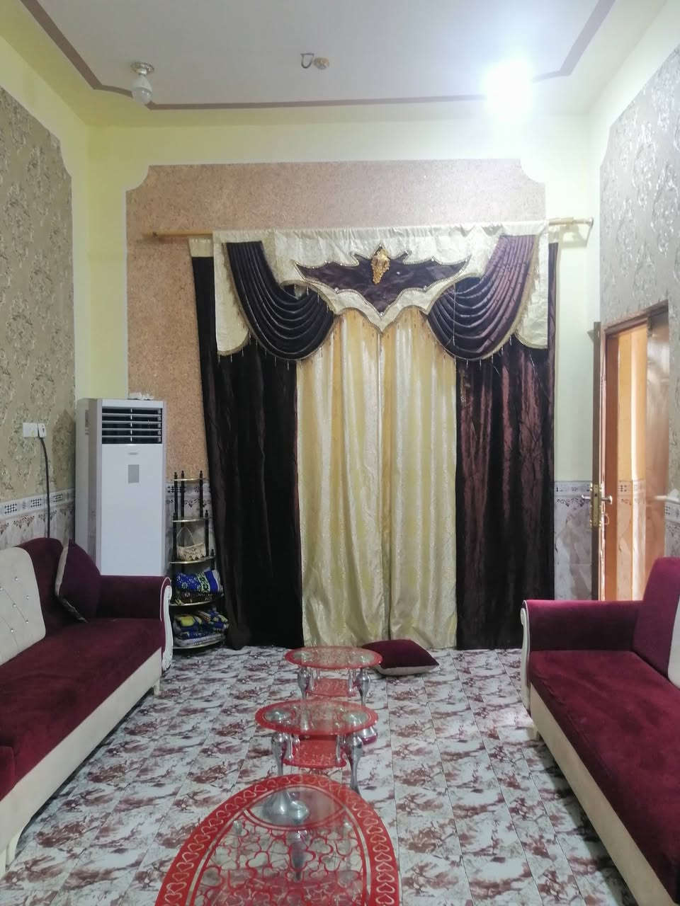 بيت البيع طابو زراعي مساحته البيت 220بيت جديد قاطين يحتوي عله 5قرف مكان لبيت قرب مطعم سبتي عله مشروع يم منصور ابو حسن رقم ***********
