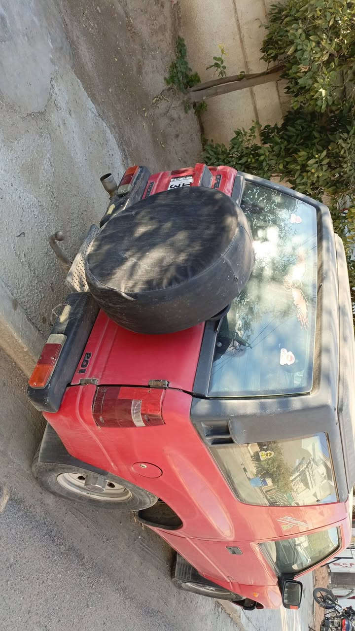 اوبل فيكترا للبيع السيارة دفع رباعي تك باب كير عادي مع لوا كير   
2000 للدفع الرباعي  محرك 
خانه بيه اسم تبخير سحبها كلش قوي لان السيارة رياضية القمار قابله للفتح والجامه الخلفية قابله للفتح السيارة من نزلتها من الرميه على أيدي ونادر اكوا منها أهل كركوك مختصين بيه طبعا بيه رقم دولي بغداد مجدد قبل أيام مع السنويه وتحويله باسمي الي مهتم يتصل أو  
يراسلني واتس ممتواجد 
بالفيس رقمي ***********
سعر السيارة 42$  ورقة
