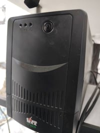 اخوان بعت البي سي والسوني بقت غراض عندي هواي كلش نصهن ما عارضهن شاشات ...