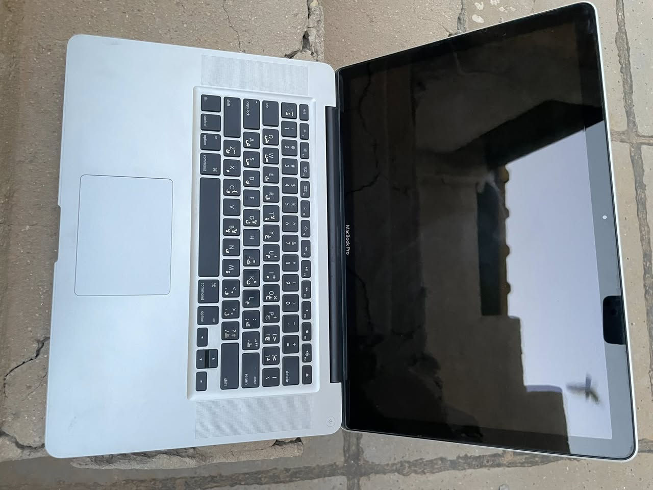 ١-ماك بوك برو ٢٠١٥ كله شغال بس مرات يطفة ومرات يستمر ساعات يشتغل طبيعي للبيع بسعر مناسب 275
٢-ماك بوك برو بدون هارد وبدون رام ولا شاحنة أبيعه ب ٥٠ الف على وضعه 
٣-لابتوب ايسر كرو بوك منصب بيه ويندوز ١١ شغال كله وبيه هارد m.2 128 عدا البطارية والماوس ما يشتغل وانطيه وياه ماوس للبيع ب 75 الف 
ملاحظة اللي على باب الله ويأخذهن شلعة وحدة احسبهم كلهن ب 350 الف شراي تعال حاص وبخدمتك
