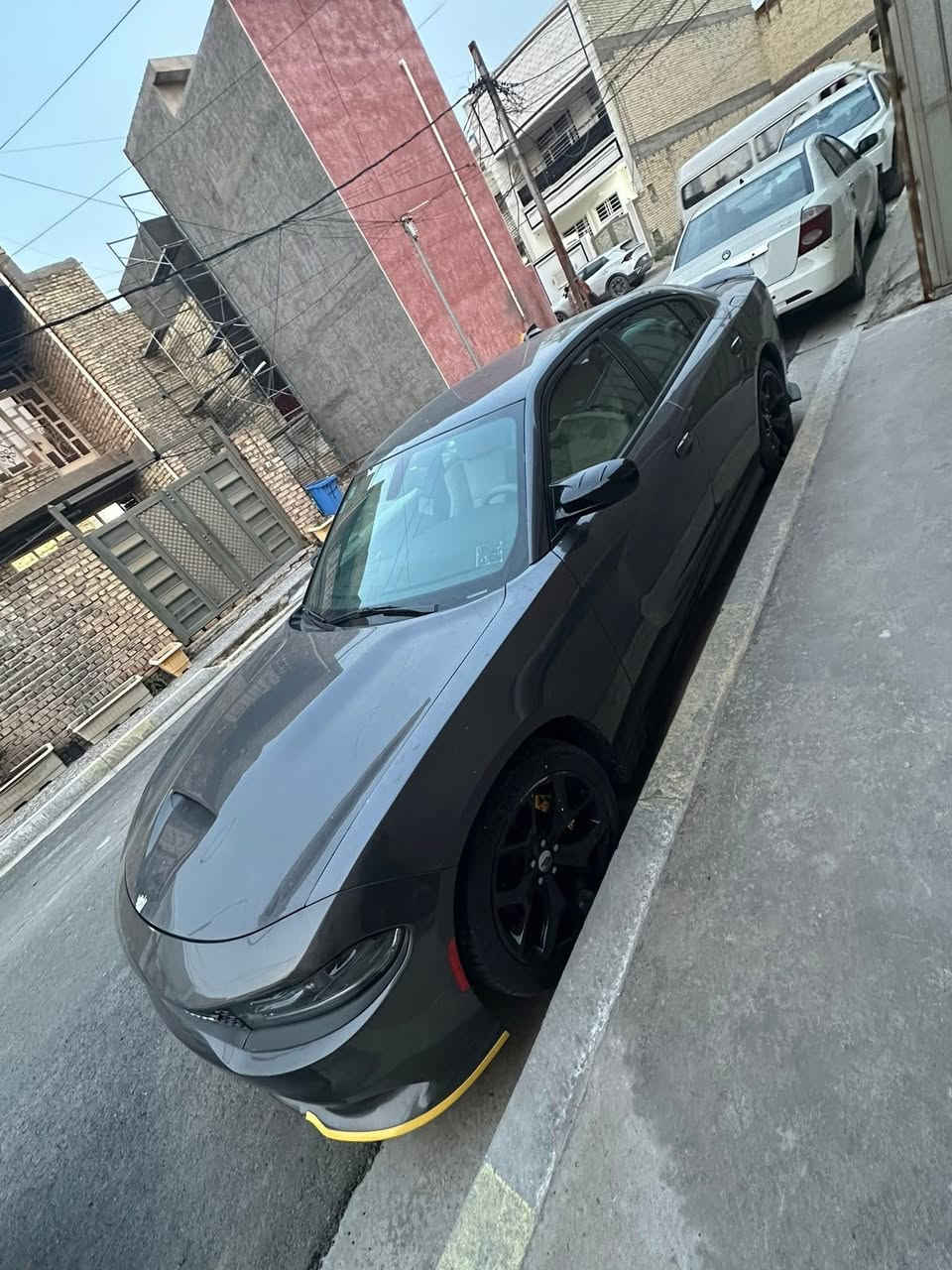 السلام عليكم
جارجر GT
موديل 2019
كلين تايتل 
ماشيه 69 ألف ميل 
رقم بغداد الدولي بأسمي تحويل ثاني يوم 

• مواصفات السيارة:
. محرك V6 قوي وناقل حركة أوتوماتيك
• دفع خلفي (RWD)
• نظام ترفيه وشاشة لمس
• كاميرا خلفية + حساسات
• مكيف بارد وقوي
• مقاعد مريحة 

السيارة نظيفة جداً ومعتنى بها بشكل ممتاز، صالحة للاستخدام اليومي والرحلات الطويلة، أداء قوي واقتصاد محترم في استهلاك الوقود مقارنةً بحجم المحرك.

سعره مناسب

مكاني بغداد الكرادة 
رقم الهاتف:***********
