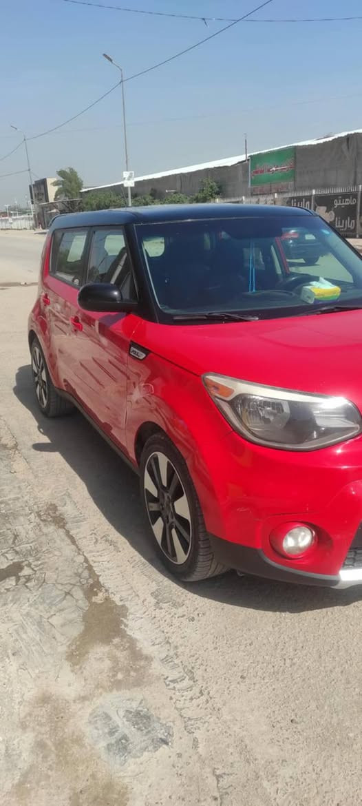 السلام عليكم كيا صول ٢٠١٧ لونين قمارة اسود والبدي احمر محرك ٢٠٠٠ الرقم بابل السيارة مكفولة بدون صبغ وبارد وتبديل جديدة من كلشي والسونار موجود مع الصور
مكان السيارة حلة - شارع ٦٠ للتواصل الإتصال على الأرقام 
***********
***********
