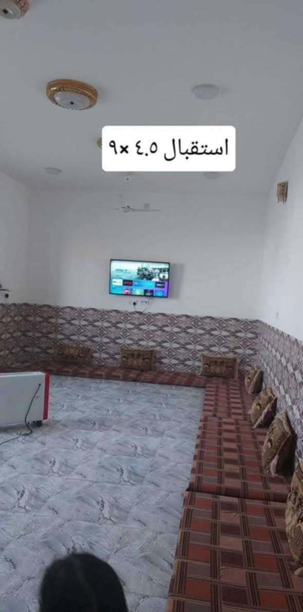 سلام عليكم بيت للبيع مكانه حي البكر الشرقي قرب مدرسه القاهره مقابيل جامع الرؤوف بناء حديث البيت مساحه٤٠٠ طابو صرف البيت مكون من 5 غرف نوم و مجمعات صحيه داخل وخارج وصالتين كبيره مطبخ حار وبارد كبير استقبال كبير 
الاستفسار اكثر الاتصال
***********
