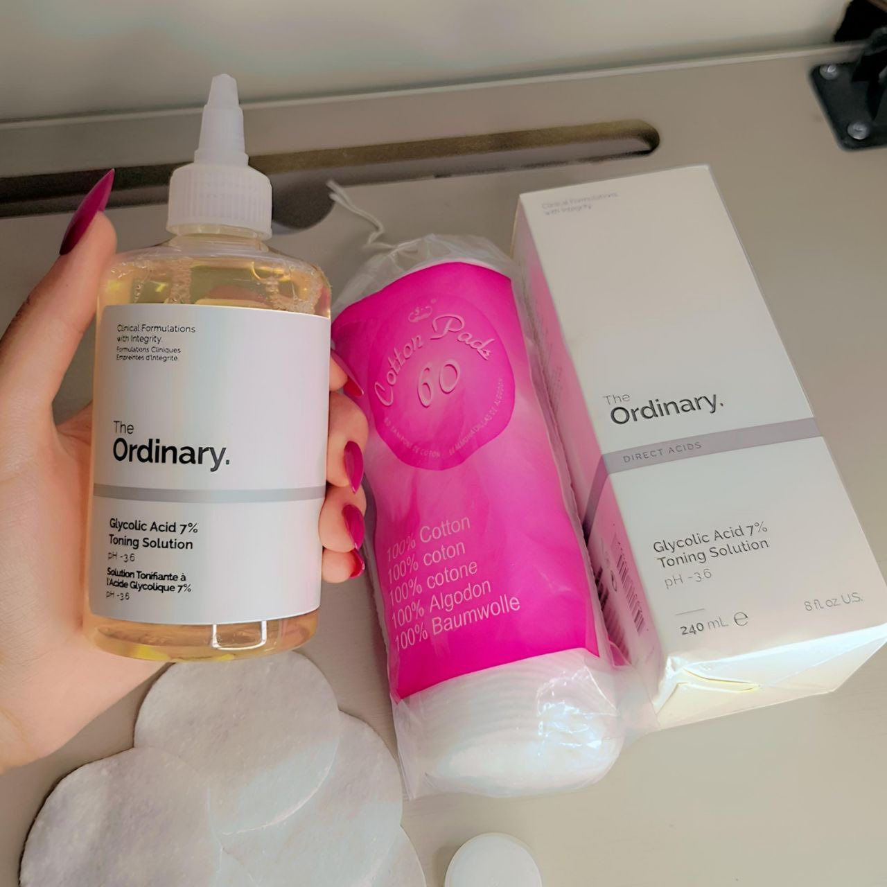 ✨ تونر ذا اوردنري – جلايكولك أسيد 7%
🔹 تقشير لطيف + إزالة الجلد الميت
🔹 يحسّن الخطوط والتجاعيد ويحفّز الكولاجين
🔹 يعالج الحبوب + يفتح ويوحّد لون البشرة
🔹 يصغّر المسام / للبشرة والجسم [ غير مناسب❌  للبشرة الحساسة ] 
🇺🇸 حجم 240 مل – أصلي
🎁 ويه كل طلب: علبة قطن هدية
 الحجز مراسلة الصفحه📩


**إذا كنت صاحب هذا الإعلان وتريد حذفه لأي سبب، رجاءا أرسل رسالة إلى الدعم الفني**