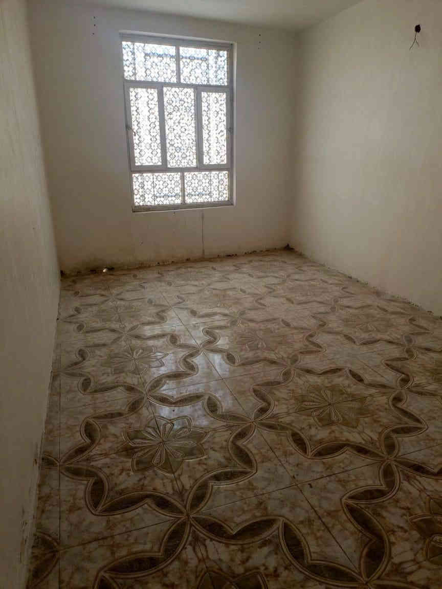 بيت للبيع مستعجل عليه كلش وسعرة بلاش 

بيت مساحة ١٢٠  طابقين 
طابو صرف قرب جامعة العين البيت بناء حديث وكلش مرتب يحتوي الطابو الارضي على 
(غرفة+ صالة+ استقبال + مطبخ + صحيات ) 
( غرفتين صالة وصحيات )
البيت حالياً مأجر ب٤٠٠ 
***********السعر 110
