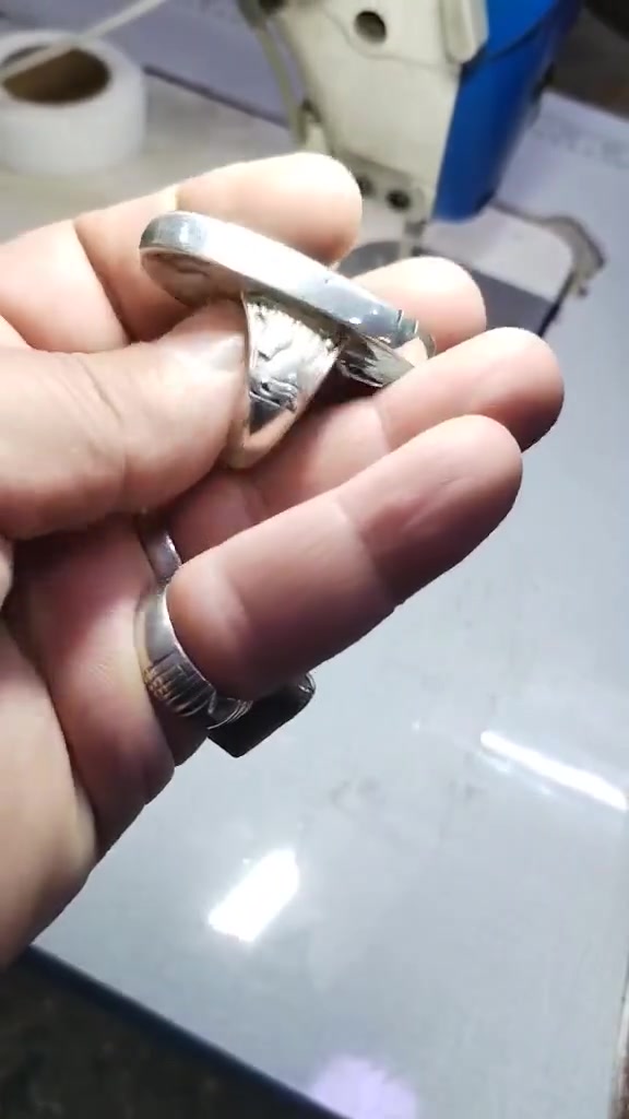 محابس لل بيع كله ثقيل وصياغه يدويه كلمن وسعره وذا شلعه سعر يختلف السعر بغداد


**إذا كنت صاحب هذا الإعلان وتريد حذفه لأي سبب، رجاءا أرسل رسالة إلى الدعم الفني**