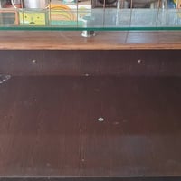 ميز مكتبي للبيع نظيف مستعمل قليل للإستفسار الاتصال على الرقم  07832533...