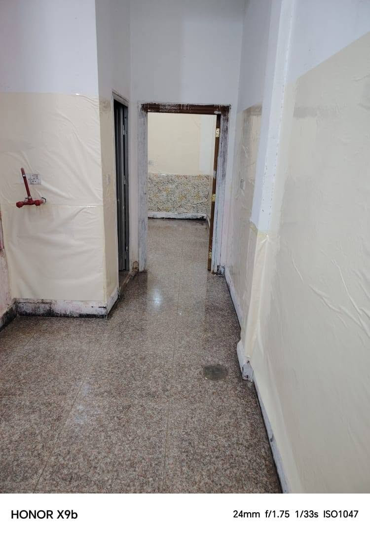 يوجد لدينا
شقه للايجار أرضية صغيرة مال عائلة نفرين

غرفة مطبخ مجمع صحيات

سعر الاجار 160 الف

الماء والكهرباء والانترنت واصل علينا

حله حي المهندسين قرب مركز تأهيل الجرحى

للاستفسار الاتصال على الرقم ***********
