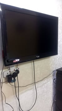 شاشة ٣٢ • بدون نت • للبيع