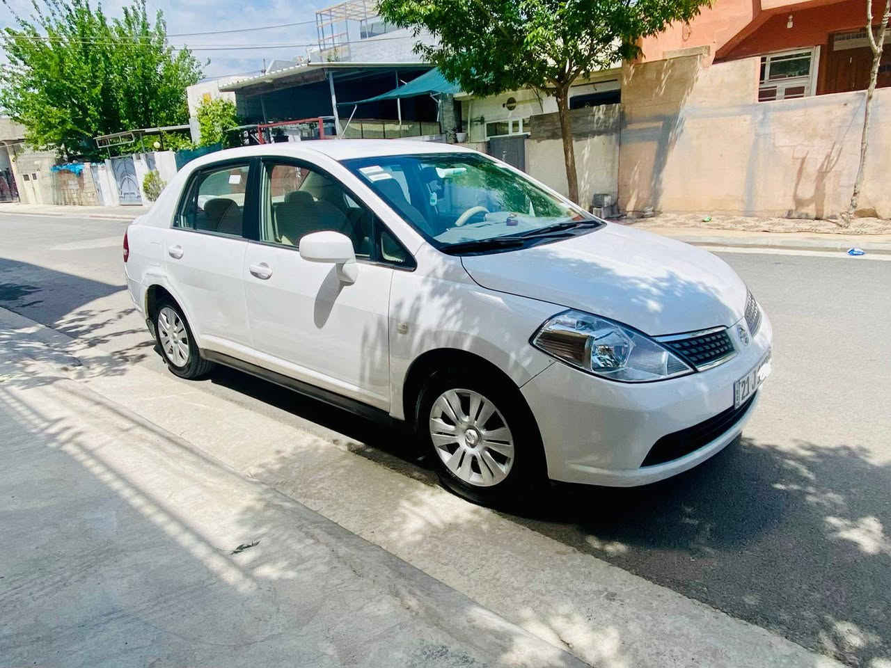 نیسان تیدا 2007 رەنگی سپی 
سەنەوی تا 2029 تازەیە 
هیچ هیچ مەسرەفێکی تێدا نیە 
زۆر پاک و خاوێنە 
بەناوی خۆمەوەیە 
وێنەی سۆنەرەکەیم داناوە 

سعر: لە کۆمێنت داوای بکە ڕاستەوخۆ بۆت دێت 🤖 

گێر و مەکینەی بەشەرت 
هیچ کێشەیەکی تێدا نییە 

ژمارەی خاوەنەکەی 
***********
