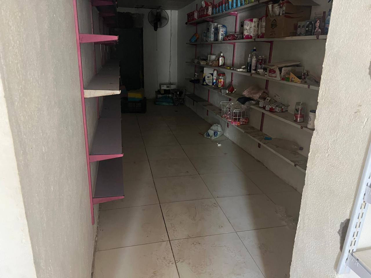 السلام عليكم
محل للبيع 
فرع الزريجيه مقابل مجمع امير ال بندر 
يم مدرسه المرسلات الابتدائيه 
مساحه 55متر
طابو زراعي سند 25 
سعر مناسب باقي التفاصيل خاص


**إذا كنت صاحب هذا الإعلان وتريد حذفه لأي سبب، رجاءا أرسل رسالة إلى الدعم الفني**