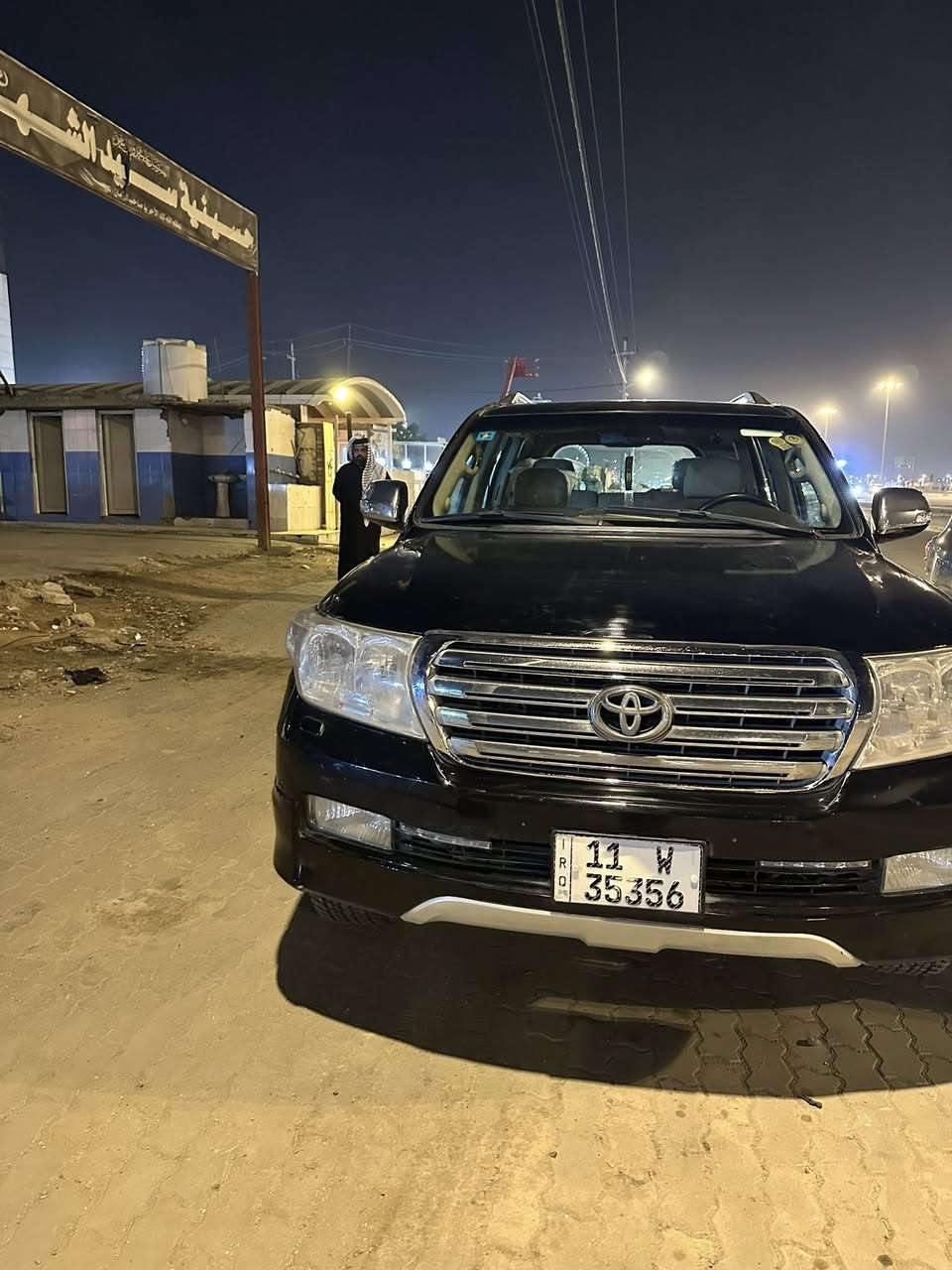 لاندكروزر VXR 2011 بيها شبرين صبغ وبارد قليل السعر 325 وبيها مجال قليل مكان السياره البصرة اتصال ***********
