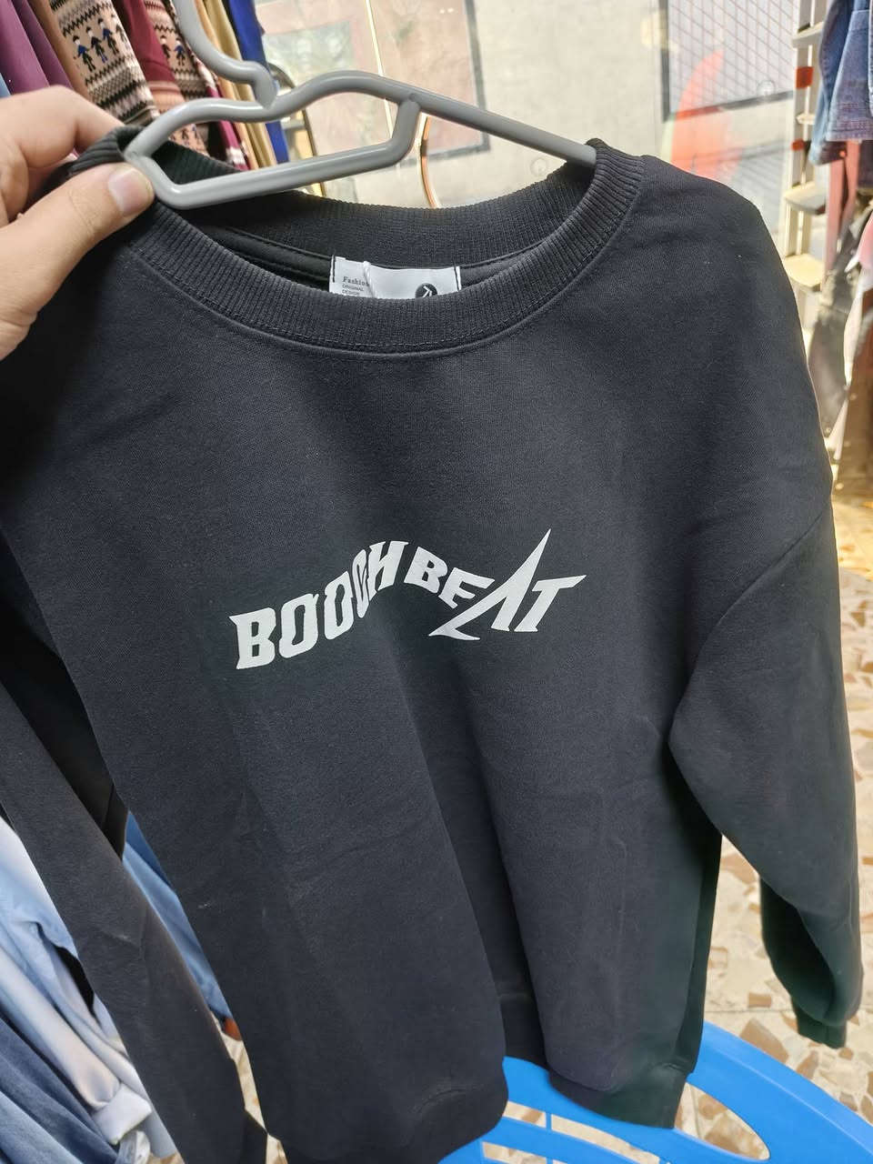 شلعه ملابس القطعه على 7 الف  تشيرت اردان

وهودي على 10 و على 7

الحسينيه معامل ***********
