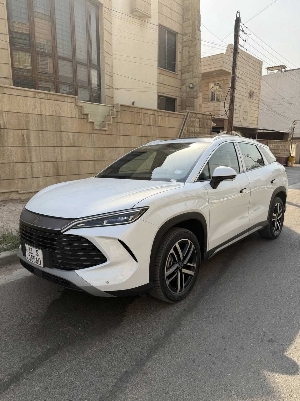 السلام عليكم
للبيع BYD  سونك L  موديل 2025 السياره اخت الزيرو ماشيه 2500 كيلو 
فول مواصفات/ 
كرسي كهرباء .. شاشه كبيره دواره.. بنوراما .. 4 كامرات .. صندوق كهرباء .. موصفاتها معروفه
السعر(30،800،000) دينار عراقي 
*********** مكان السياره بغداد
