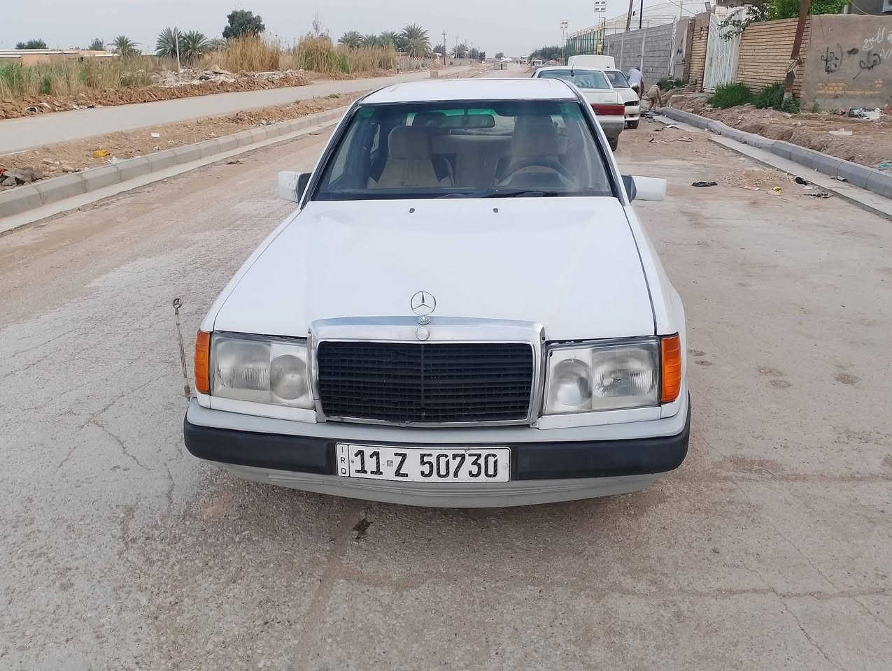 يا الله سلام عليكم دب مودل 1987رقم بغداد دولي 
محرك وكير بطه 2500 
محرك وكير مكفولات 
كهربائية كلها شغاله تخم تاير جديد 
صدر جديد تحويل ثاني يوم 
منظومه تبريد كامله شغاله عايز بس غاز 
***********
***********
العنوان واسط النعمانيه
السعر 40بيها مجال حك الجيه
