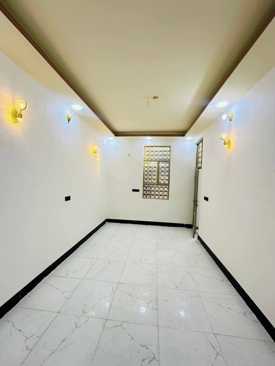 يعلن مكتب الاصدقاء للوساطة العقاريه

دار للبيع  100متر مربع سعره 43وبيه مجال 
طابوزراعي سند 25اقرار محكمه ثاني يوم🏡مشمول بقرار 320
✅ تحفه فنيه شغل درجه اوله جيب مهندس وافحص 

يبعد عن الشارع العام 150متر

موقع ,البيت /نجف🏡مقابل قرية الغدير عمود 265

عنوان المكتب شارع الصب مقابل قرية الغدير عمود 261
البناء 🏡 
غرفت  نوم/صاله/مطبخ استقبال/طرمه /صحيات/مكشوفه
بناء مرتب/ اساس + سقف كونكريت + طابوق جمهوري+سيراميك الواح هندي+ارضيه بورسلين ثقيل ++

ألخدمات 🏡 عرض الشارع 12
ماء/كهرباء/مدارس/سوق/تبليط/مولد

*********** واتساب واتصال
