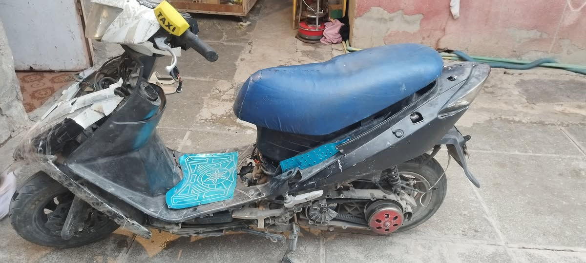 سلام عليكم دراجة سيام طافية طافية ابيع كوم حديد  كوم حديد تمام 75 وبيهة مجال دراجة طافية شغلة كهربائيات رقم الهاتف ***********
