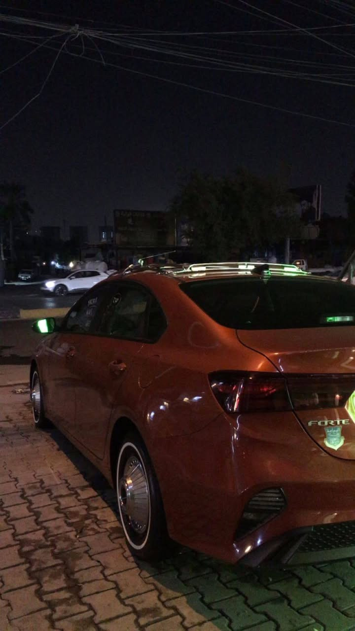 السلام عليكم سيبايه ابو عمار الطويله مال فورتي من موديل ١٩ لل٢٤
جديده كلش انتاج ٢٥ نضافه 100/100السعر ١٧٥ وبيها مجال  مكاني بغداد  ***********
