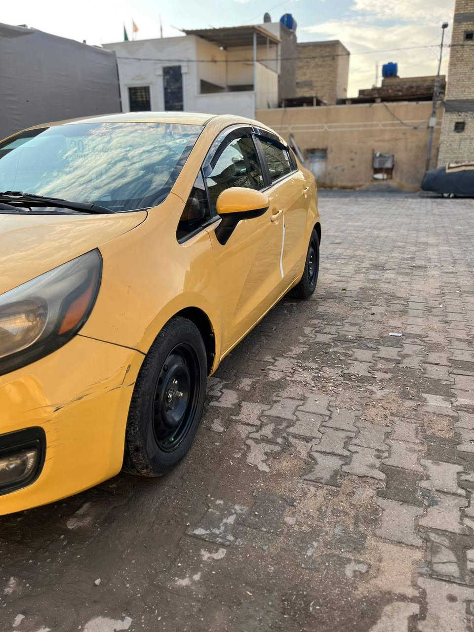 سلام عليكم 
ريو 12 وارد امريكي محرك 1600 جيتي سياره كير ومكينه خير من الله تخم تاير جديد وسونر موضح بل صور   ''.. الستفسار عله هاذ الرقم ***********
