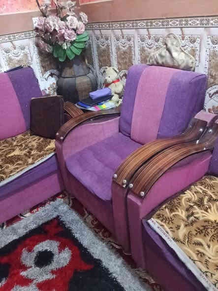 تخم للبيع نظيف وحلو انجاره عراقي شغل قوي سعره 100الف وبي مجال مكانه كاطون الرازي ***********
