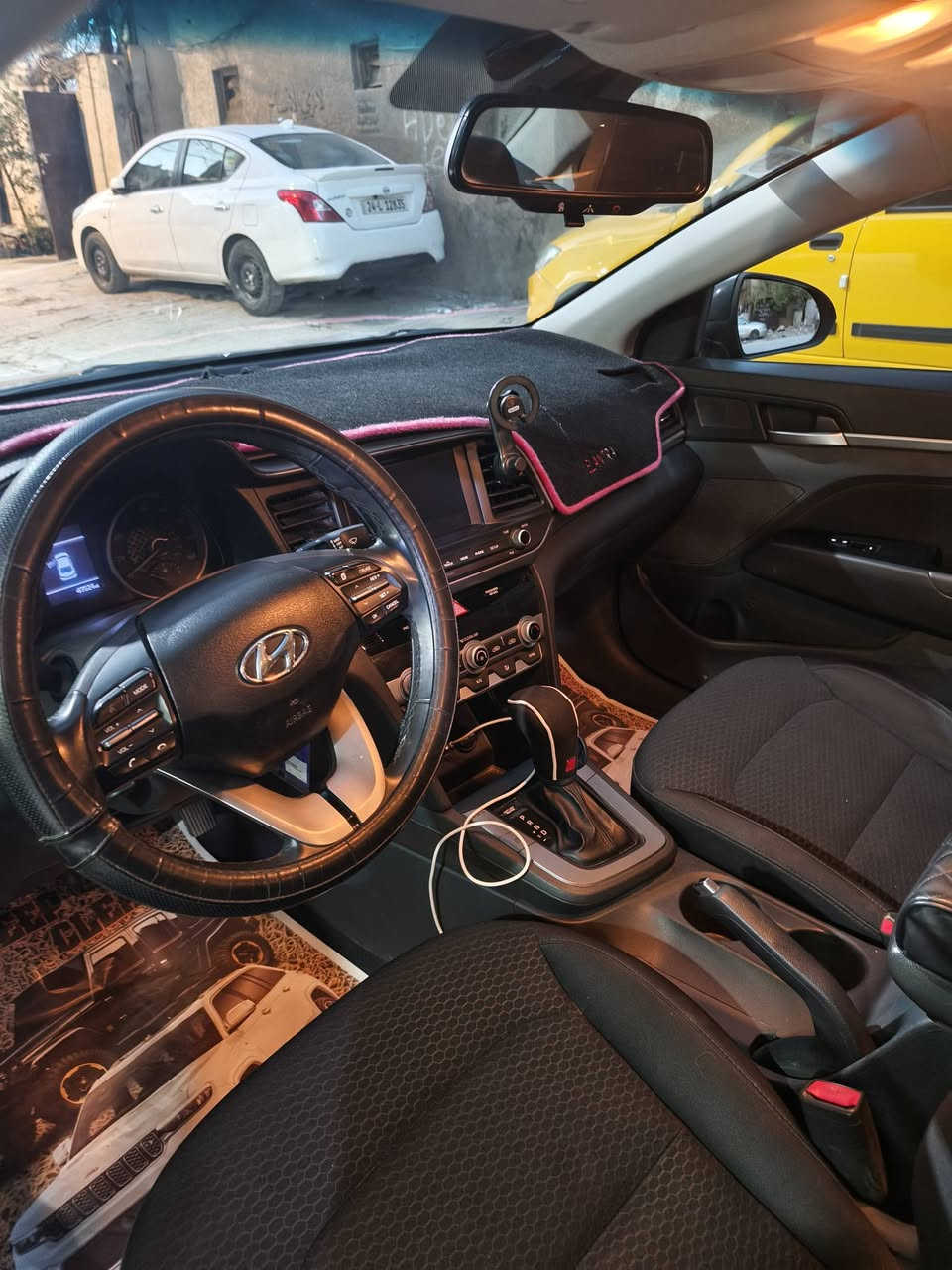 النترا ٢٠٢٠ وارد امريكي
ماشيه ٤٥ الف 
كير مكينه صدر تبريد كهربائيات كله وضع شركه 
ايرباك صدر وراجع سستم شرط 
تايرات جدد باتري جديد 
حادث جاملغ امامي جهة سكن وحافه البنيد بدون اي دواخل
السياره ليبل واحد بدون اي قطعه تبديل 
سيارة مال بيت امانه الله سعرها ١٤٥ 
باسمي ارقام جدد وسنويه جديده وهزه جديده قبل ايام سويتها 
مواصفاتها معروفه 
رادار مانع تصادم 
رادار طريق 
رادار جانبي 
شاشه كبيره تحكم ستيرن فول 
تبريد خاصيه air clean 
كامره حساسات 
بصمه تشغيل وابواب وصندوق 
اشارة ترحيب عن الاقتراب 
تدفئه كشنات 
درايف مود ٣ وضعيات 
لدات امامي خلفي 
ويلكب
بيع او مراوس بجيب او جارجر 
***********
