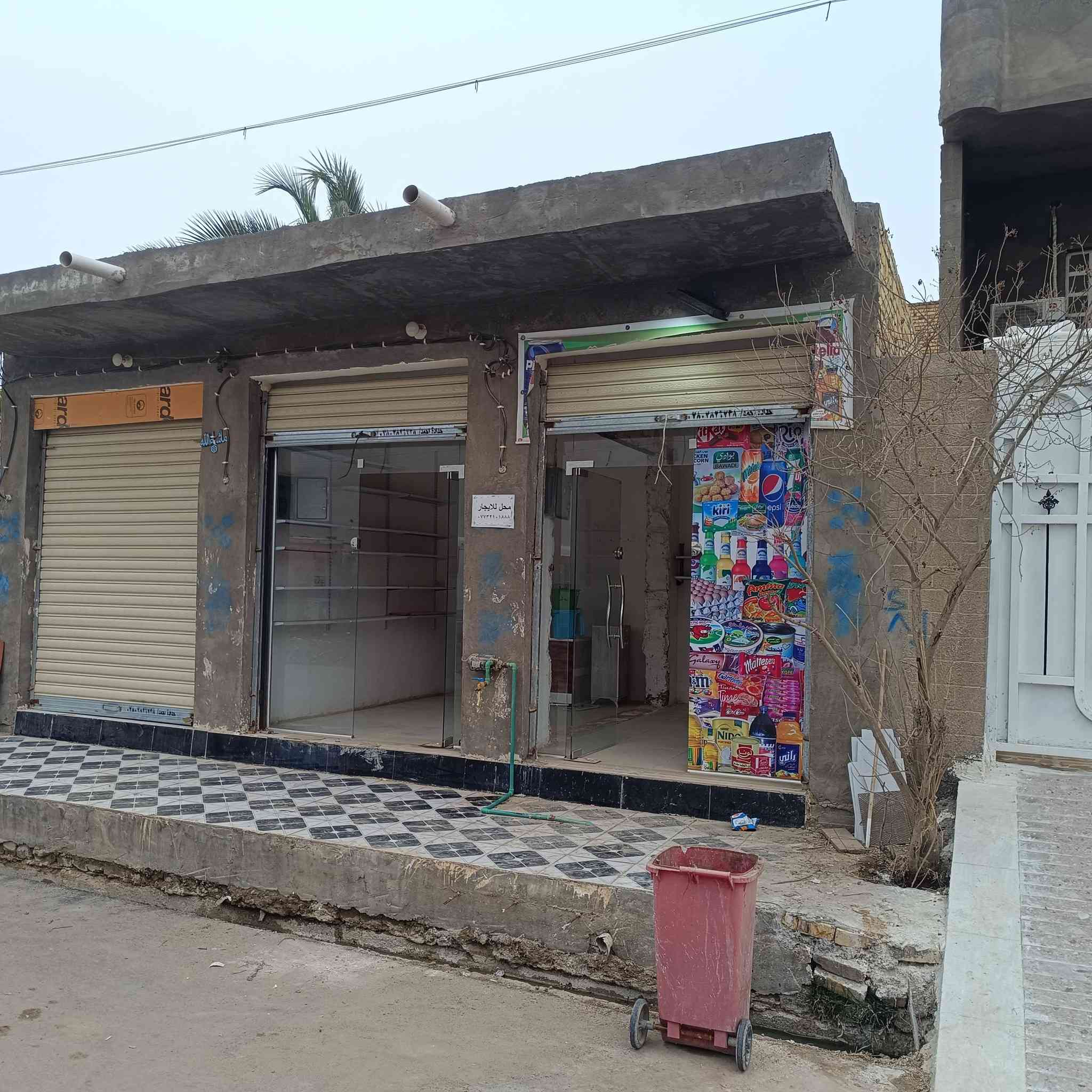 محلين مفتوحات على بعض للايجار شارع المحكمة الجديده حي العمال ***********/***********
