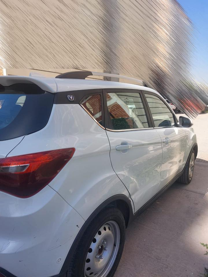 السلام عليكم
للبيع سيارة Changan CS35
محرك 4 سلندر 1.6

المواصفات:
فتحة سقف
بصمة تشغيل
شاشة
كاميرا خلفية + جانبية
حساسات أمامية وخلفية
مقاعد جلد
سنتر لوك
مرايا كهرباء

السيارة نظيفة وجاهزة للاستخدام وما تحتاج شي 
رقم دولي الجديد
السعر ١٣ مليون وبيها مجال مكان السياره بغداد
 واتساب ***********
