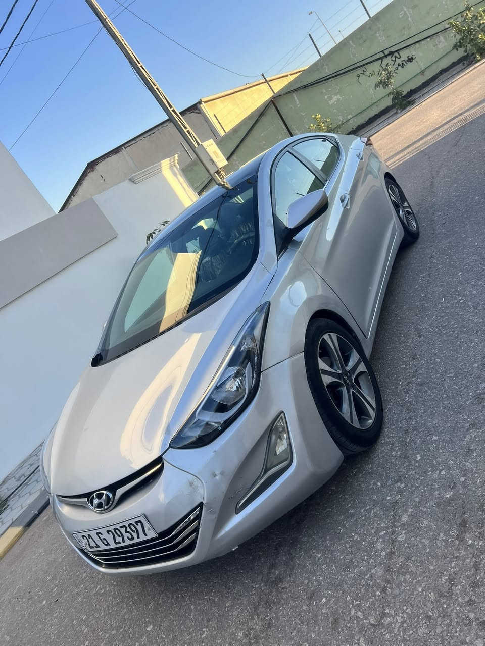 السلام عليكم 
البيع النتره 2016
رقم سلمانيه تحول اتريد وكاله 
ماشيا165 سياره بيه 4 قطع صبغ بدون اي دواخل محرك 2000 دوش كير محرك تبريد حداديه كله جديد فول موصفات عد الفتحه والبصمه 
السعر 93 مكاني النجف قرب مطعم الخيمه بيع فقط مكلف بل نشر الشراي ينتصل عل رقم
***********
