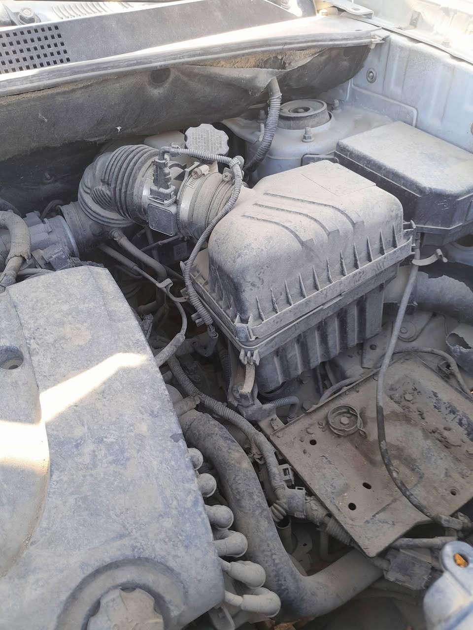 السلام عليكم عندي بجم توسان ٦ سلندر  كامل محرك كير و جميع تفرعاتة و الصدر كصة كاملة للبيع *********** اتصل على وتس اب وتدلل
