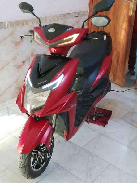 السلام عليكم دراجه شحن كهربائيه للبيع سيكنس السعر 700 بيه مجال نظيفه جدا ناصريه مركز ***********
