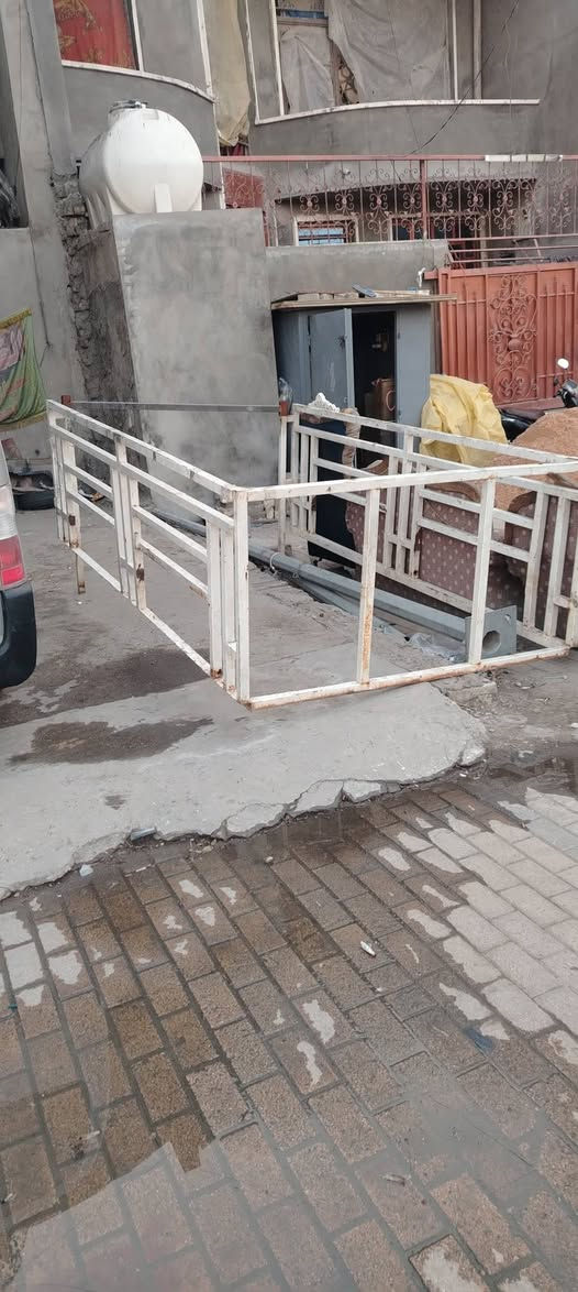 السلام عليكم محجر كيا حمل ام عيون او فنتيره للبيع السعر 200  وبيه مجال مكاني بغداد الشراي يخابر غير متواجد على الفيس ***********
