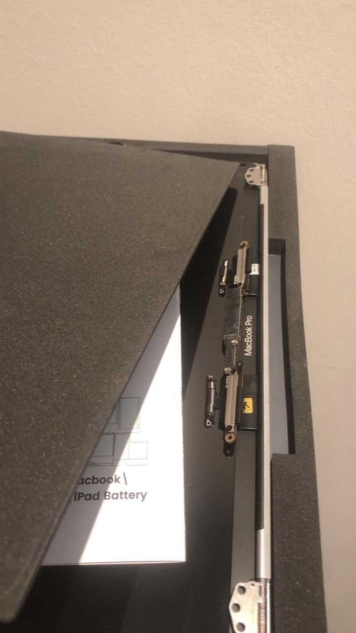 السلام عليكم
شاشة ماك برو جديدة 
نوع A2338
بالباكيت
١٠٠ الف
للحجز ***********
