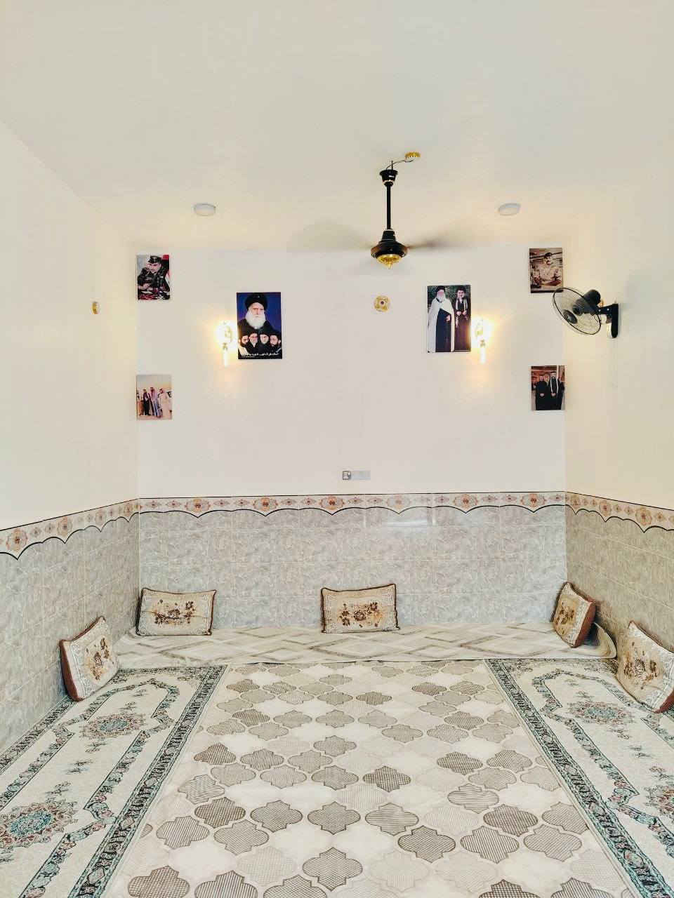 السلام عليكم
دار 150متر للبيع  اساس صب كونكريت و بناء طابوك نهروان و سقف صب كونكريت الطابق الاول يحتوي على غرفه وصاله ومطبخ واستقبال وحمام داخلي وخارجي الطابق الثاني يحتوي على صاله شغل درجه اولى مال جناي 
العنوان / شارع المطار القديم/ شارع علكم الشبلي/ ثالث بيت عن الشارع العام 
السعر (75) مليون وبي مجال
***********
***********
