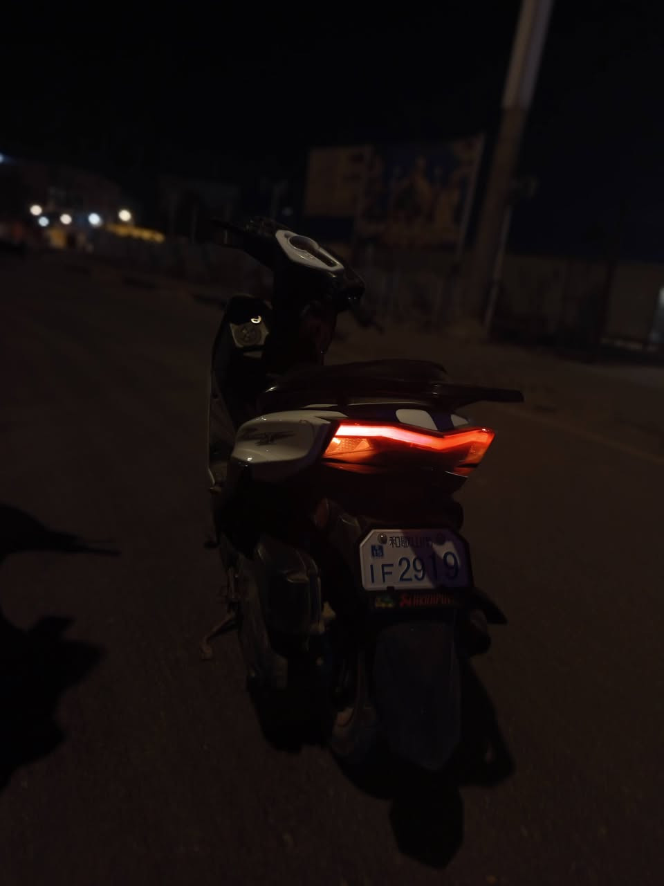 السلام و عليكم دراجة سكنس فحل موديل 2021 الدراجة نضيفة كلش و شرط نكرة سلف و هندر شغال السعر خاص ***********
