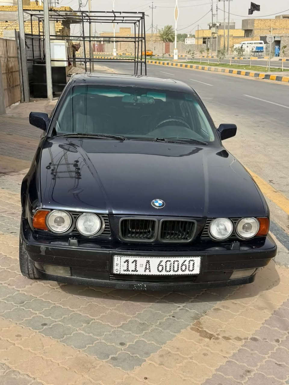 السلام عليكم ..BMW موديل 1991//535 مكينه وكير بلاد للبيع فقط رقم مميز بغداد بسمي مداور ثاني يوم جاهزه للاخير تبريد تدفئه تخم تاير السياره مكفوله من الضربه ومن الخياس عضمها صاحي لا صبغ ولا رشات سياره مال جناي بيع فقط //***********//***********
