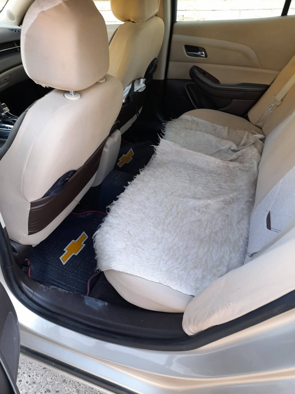 السلام عليكم  

السعر سياره ٨٥ وبيه مجال لطيبين 

شوفرليت ماليبو Ltz 

ماشية ١٧١ قابل للزيادة🚙🚙🚙موديل 2013.🫡 حجم محرك 2400🏎️

محرك4 سلندر كير محرك شرط لا صرف لا بخار
مواصفات. كشنات جلد👝 تحكمات استيرن 

وتثبيت السرعه 🔚📍هندر بيك لمس🖲️

كشن كهرباء🕹️ دشبول ليد📊يدات نيكل📏

صاج🏷️ داخل لونين

فورميكا مسجل   💽📀صندوق بصمه 
ويل  حجم17
بيه دبل اكجوز 🥢

صدر امامي صدر خلفي دبلات تايرات جديد

كير محرك شرط لا صرف لا بخار خير من الله
سياره بيه قطعه وحده  صندوق للجمالية +نص جاملغ امامي  
سنويه جديده هزه الى الشهر ٤ رقم اربيل الدولي 
بأسمي 

عنوان اربيل رقم الهاتف ***********
