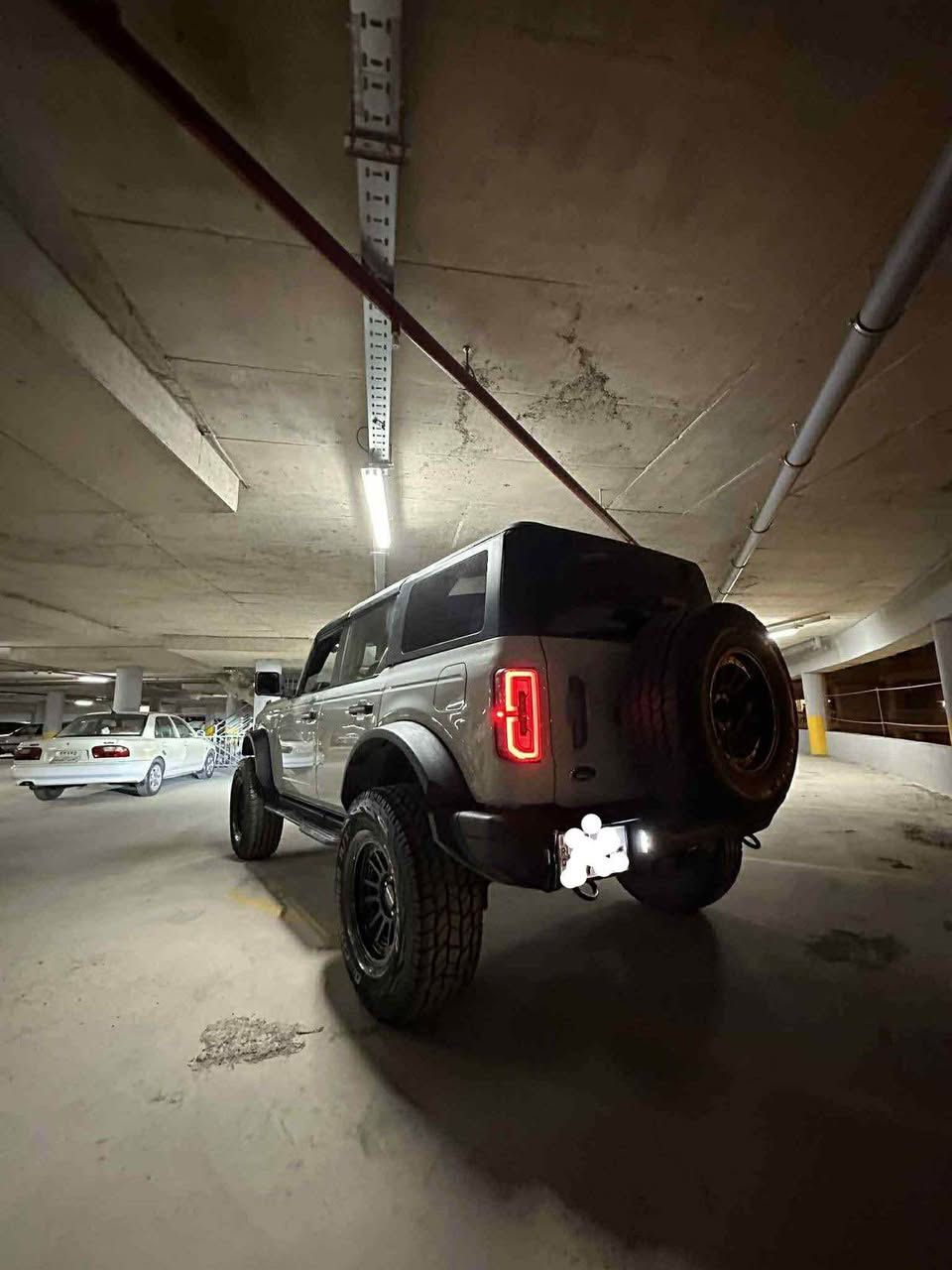 فۆرد بڕۆنکۆ بادلاند سەسکواج 
مواسەفات فول یەک فیە خوار ڕاپتۆر 
جۆری مواسەفات 
شەش دوگمە 
مۆدی لێخورین ( نۆرماڵ- یکۆ - ئۆتۆ ویل درایڤ- ژاڤا- رۆک- بەستەڵەک- ئاو) 
ڕادار کامل 
حەساس کامل 
کامێرا ٣٦٠ 
بەرزکراوە لە بیلادی 
دەبڵی (ۆ-ی-م) بیلادی هەواو بۆ زەبری توند 
٥٥٠٠٠ کم ڕۆشتووە 

٢ پارچە (چاملخ و بۆنیت ) سبوخە 
لەگەل شانی سایەق و بستەک لە چاملخی سەکن 

سەیارەکە بێ شانسیە و پەرەشووتەکانی تەقیوە 

باقی ئەکسل و گێروو مەکینە و تەوازن و سوکان و هەیکەل کامل بەشەرت 
٣٤٠$ و معامەلە 

تکایە تێل بکە ئەگەر کریاری 
*********** أربيل, العراق
