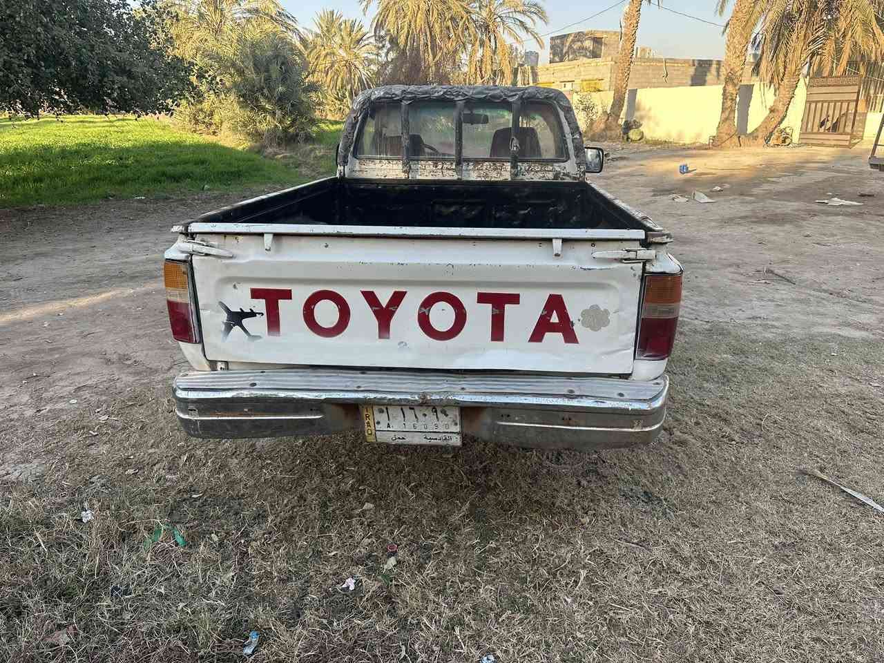 يالله بيكم موديل ٩١ مكينه ونجي. كير عادي.
حداديه وتخم تاير قبل سبوع شادهن جدد. سياره جاهزه
وحلوه سنويه بعد بيها سنتين ل٢٠٢٧ 

سياره بلاد بيها. رشات بل ربع مال الباب فقط 
مكاني. ناصريه رفاعي. سعر ٢٩ بيها مجال. قليل. حك الجيه. 
***********
