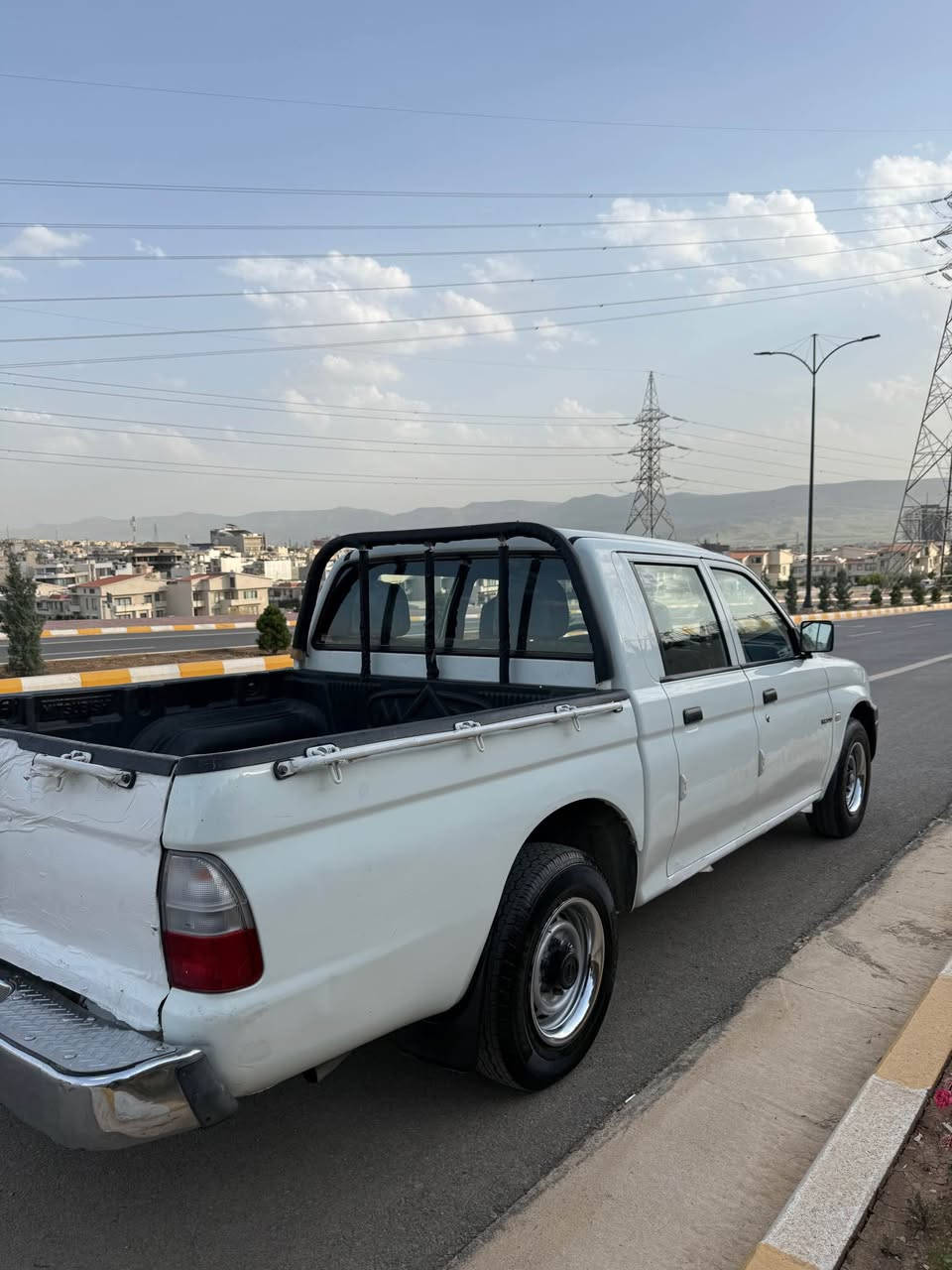 مستەربۆشی  پیکاب  
مۆدێل.   2005
بێ بۆیاخ  گێڕ و مەکینەی دەرەجەیەک بەشەرت 
مەکینەی تازەی لەسەرە  سوکان پاوەر زۆر تازەیە سەیارەکی جاهیزە بە زەمانی ١٠٠ فیتەر  حەی فرۆشم موشتەری نیت تێل مەکە  ناوی زۆر جوان و پاکوتە میزە سەیارەی ژێرخۆمە و سەنەوی تا ٢٠١٣ تازەیەو بەناوی خۆمەوەیە 
0772 506 1097 السليمانية, العراق
