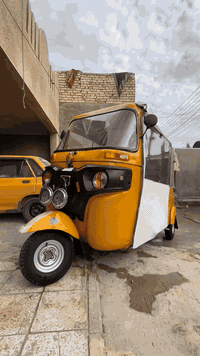 تكتك 20 للبيع رقم سنويه بيه تكمه  راجه بارح فقط الباقي كفاله عامه مكينه بس خير من الله السعر 7بيه مجال مكان بسمايه ناحيت الوحده ***********
