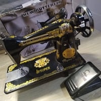 مكينة خياطة • شغالة • بدون ميز