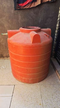 تانكي ابو ١٠٠٠ لتر  نضيف ونوعيه قويه  شرط مابي شي  للبيع السعر ٧٠ الف ...