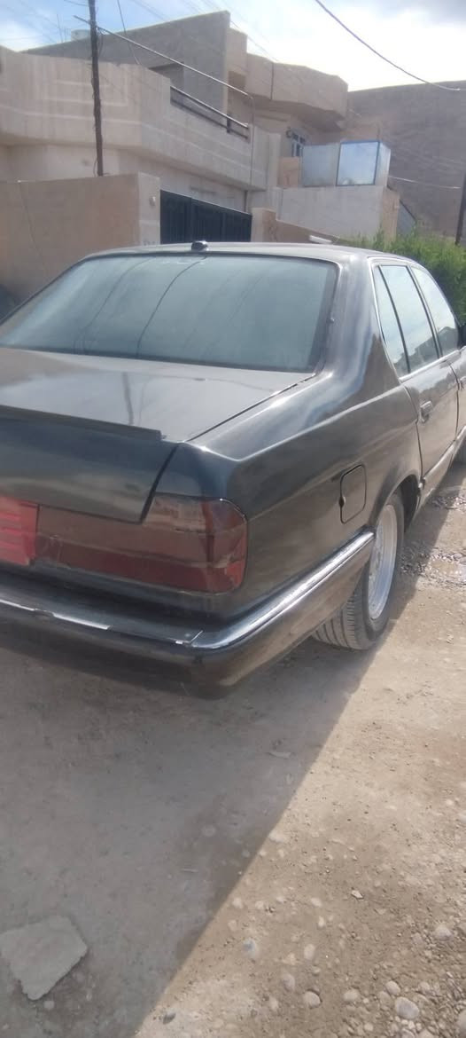 السلام عليكم ورحمه الله وبركاته 
شباب السياره للبيع 
رقم صلاح الدين تحويل ثاني يوم 
سياره جاهزه من كلشي بس يعوزها بوليش 
حجم 730 اصل وفصل 
مكينه 8 اصل 30
كير اوتو صاروخ 
تحكم سرعه 
عالي وبلاجكتور ابيض ثلجي
تايرات تخم مع سبير جديد
منظومه تبريد كاملا جديد بريفه يعني الصيف يطلع وبر
اقتصاديه بالبانزين تفويلا كاملا 90 لتر 
تطلع بيها 900 ك م
بكات شغاله 
منظومه كامره وشاشه ومضخم صوت مرعب 
شلعه ومعدل ونشاط تشك الكاع 
كشنات جلد نضيفه بشكل اذا بيها شخط اخذلك بمكانها غرفه جديده
اخوان السياره جاهزه لكن معمره وشوف العين يبري الذمه تجي تشوف وتكلب وتجيب فيتر وياك وتفحص وتقتنع وشايف الخير 
السعر {{52}}  
عنوان تكريت 
***********
احمد ابو شهاب
