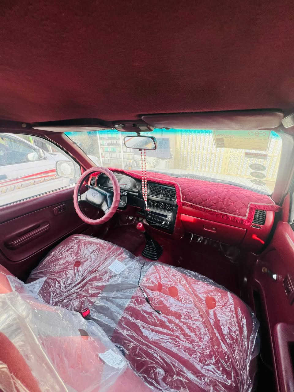 السلام عليكم للبيع بيكم جمرة مديل2001 مكفوله عله وضع الشركه بيها قطعتين صبغ اثر طخه بصيطه سياره جاهزة ترايك وين متريد حلوه احله من الصور مداور ثاني يوم  وسعر100قفل مجال حك الجية مكان بغداد ***********
