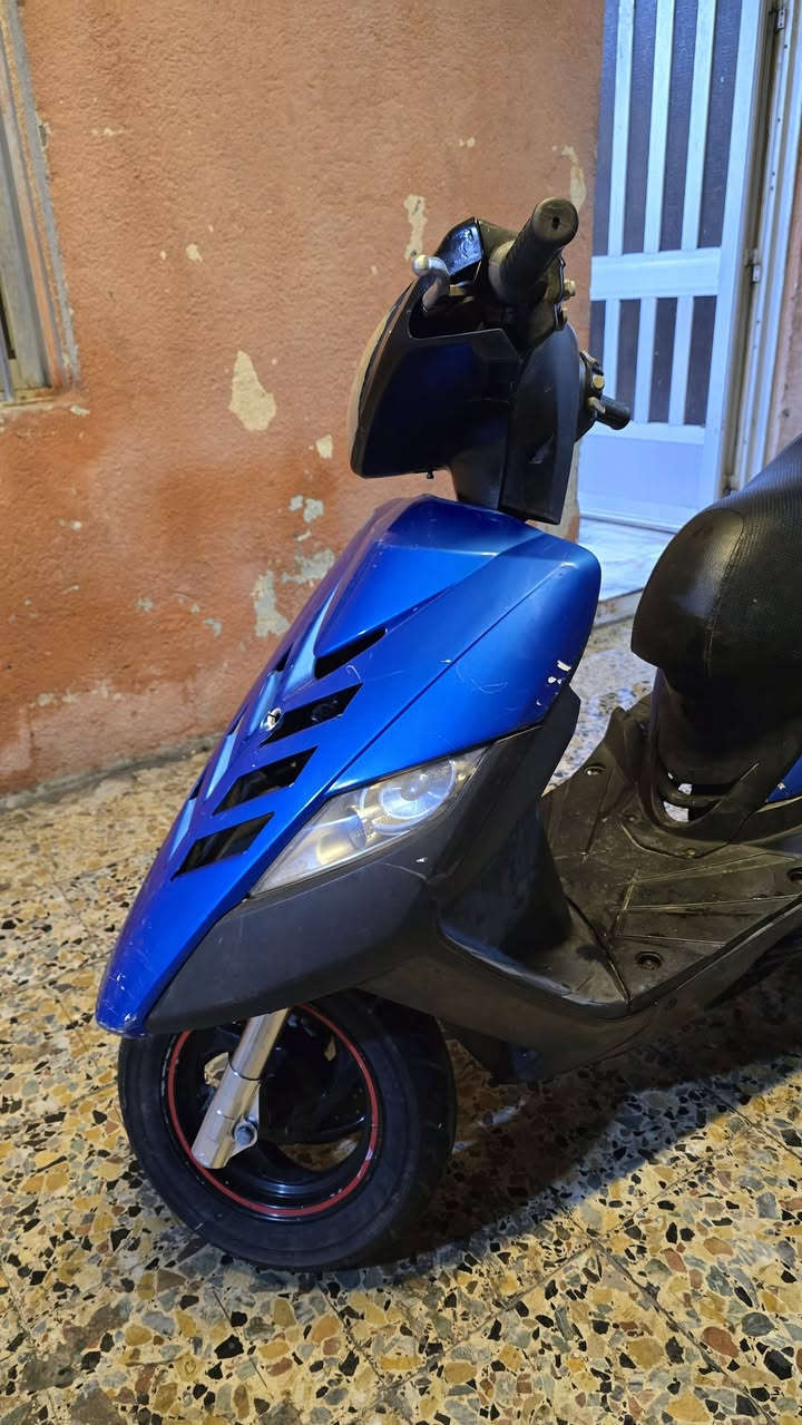 ماكس ثعلب gtr قديم 
دراجه مفتوحه مبدل ولفات 
عليه صدر اماي رياضي
عليه كفرات تزويد  
كلجات خلفي امامي رياضي ماخذه 750 رايده 600 بيه مجال دراجه ما ناقصه شي
تواصل ***********
