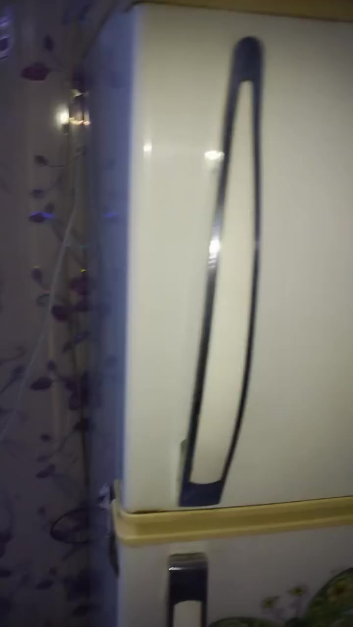 ثلاجه للبيع السعر ٧٠
لاستفسار ***********
